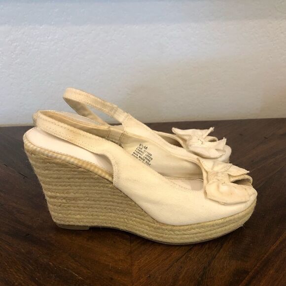Cream bow wicker wedges  - Picture 1 of 4